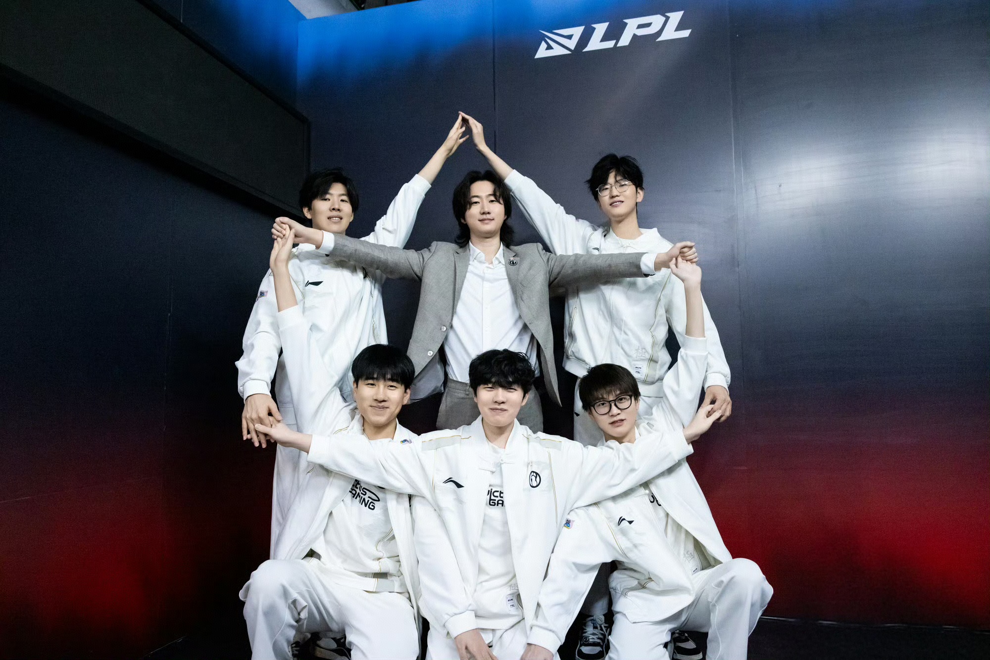 刷新纪录首场状态出色，美国队观众沸腾！，TheShy重返赛场赛场气氛高涨的简单介绍-爱游戏中国站