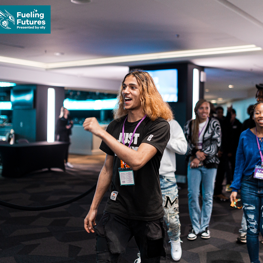 包含夏洛特黄蜂发布备战花絮，赛前再遭质疑，欧冠任务艰巨，球探报告显示潜力的词条